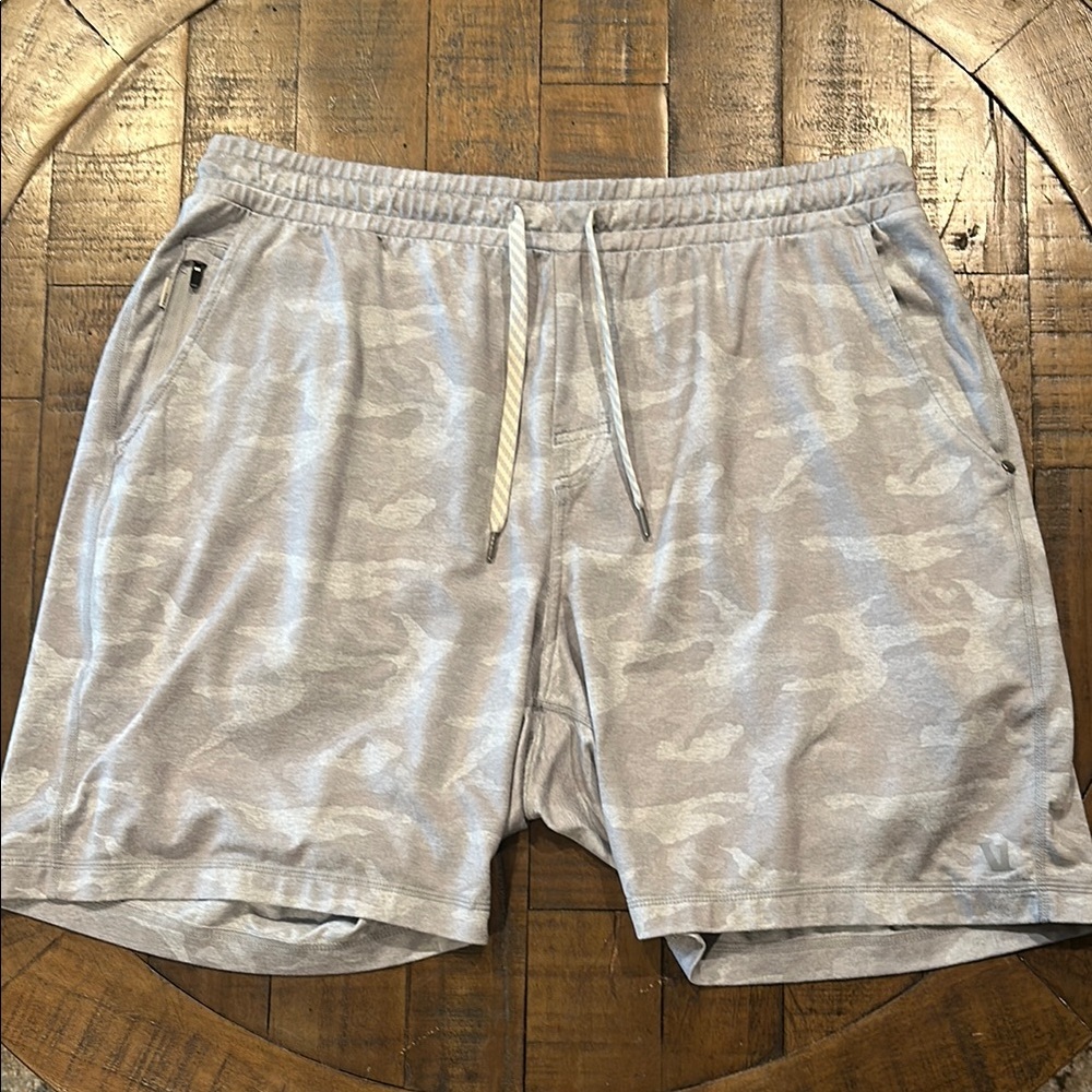 Vuori Ponto Light Gray Camouflage Shorts